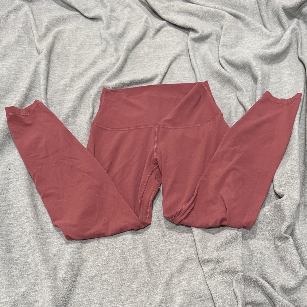 Aritzia Butter Cheeky Hi-Rise 24” Leggings